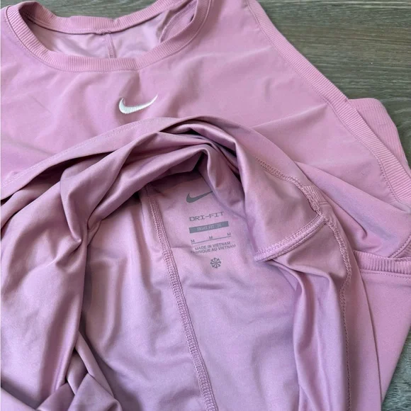 Nike women’s spring victory tank and Nike women’s victory straight skort Size: M - Picture 5 of 6